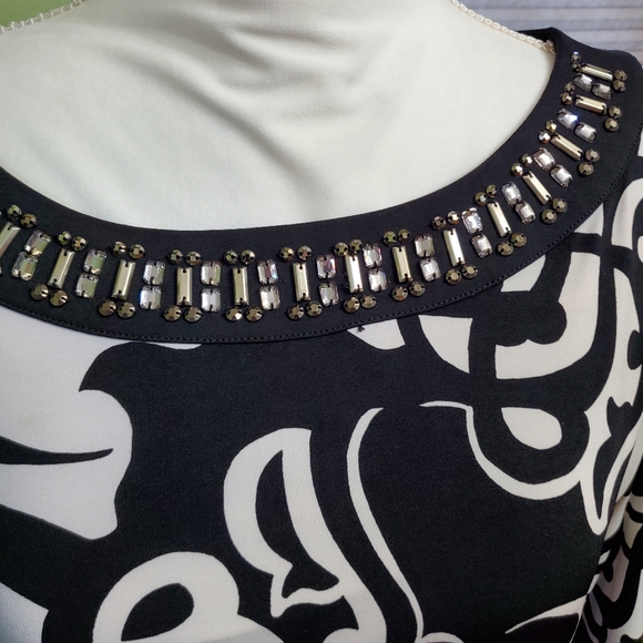 White House Black Market medium dress. - Picture 3 of 8